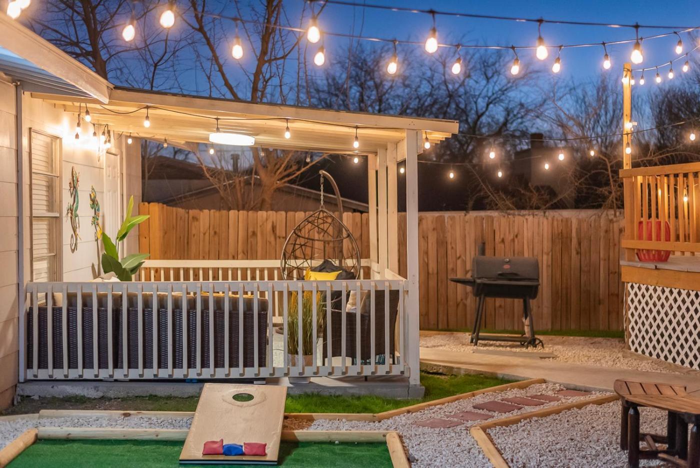 Game Room, Pool & Fire Pit At The Medical Center San Antonio Ngoại thất bức ảnh