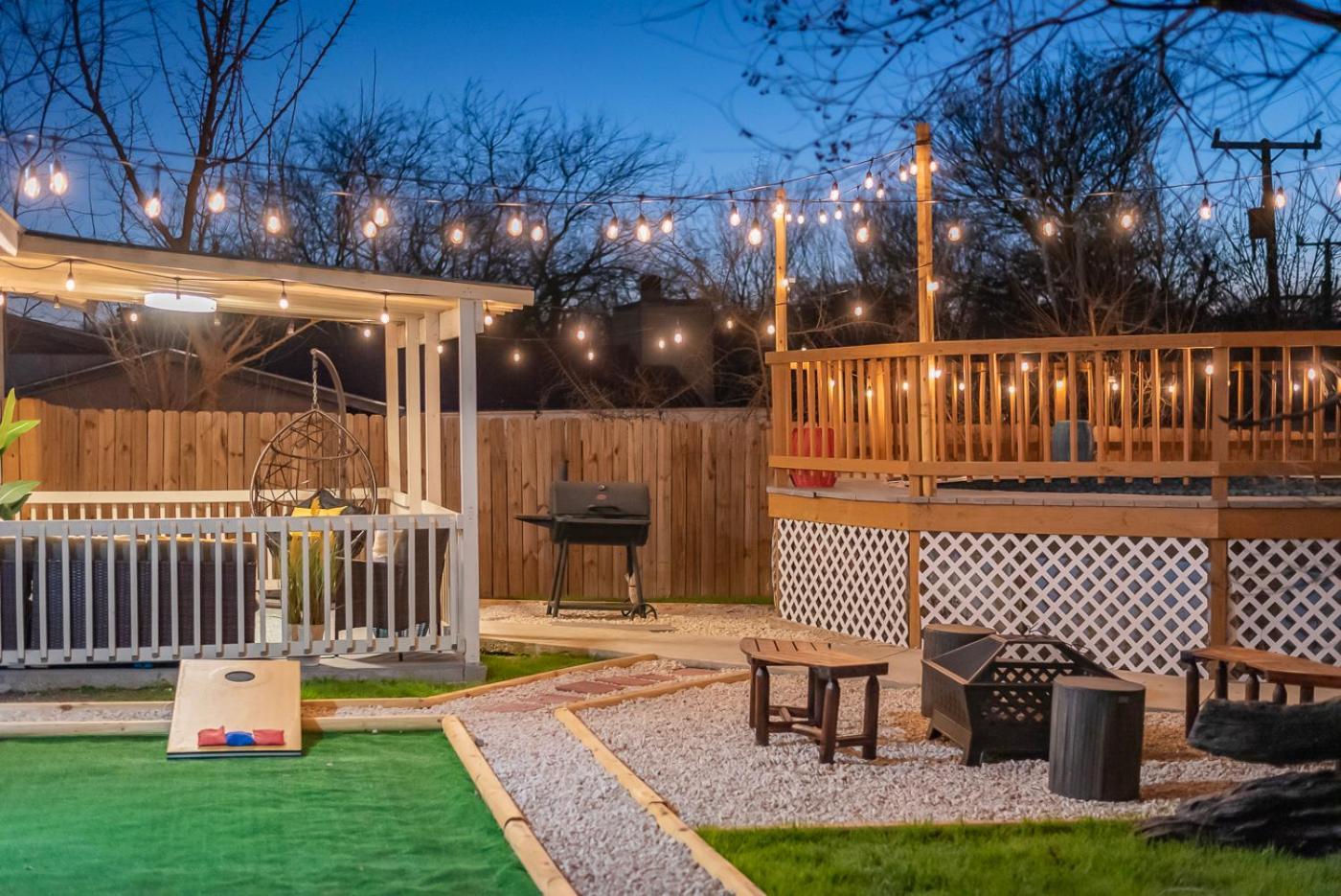 Game Room, Pool & Fire Pit At The Medical Center San Antonio Ngoại thất bức ảnh