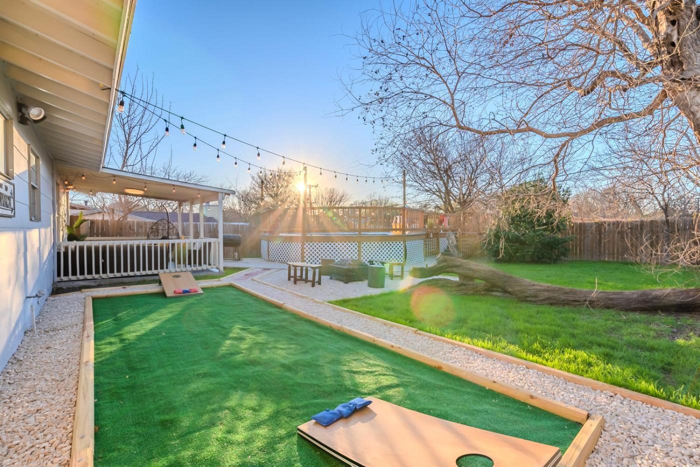 Game Room, Pool & Fire Pit At The Medical Center San Antonio Ngoại thất bức ảnh